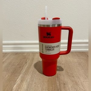 NEW Stanley 40 oz. Quencher Tumbler